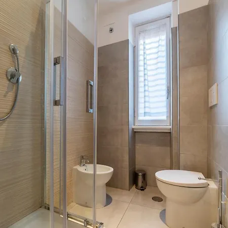 Guesthost - Musei Vaticani & Cipro Mm