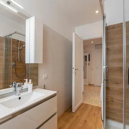 Apartment Guesthost - Musei Vaticani & Cipro Mm Rome